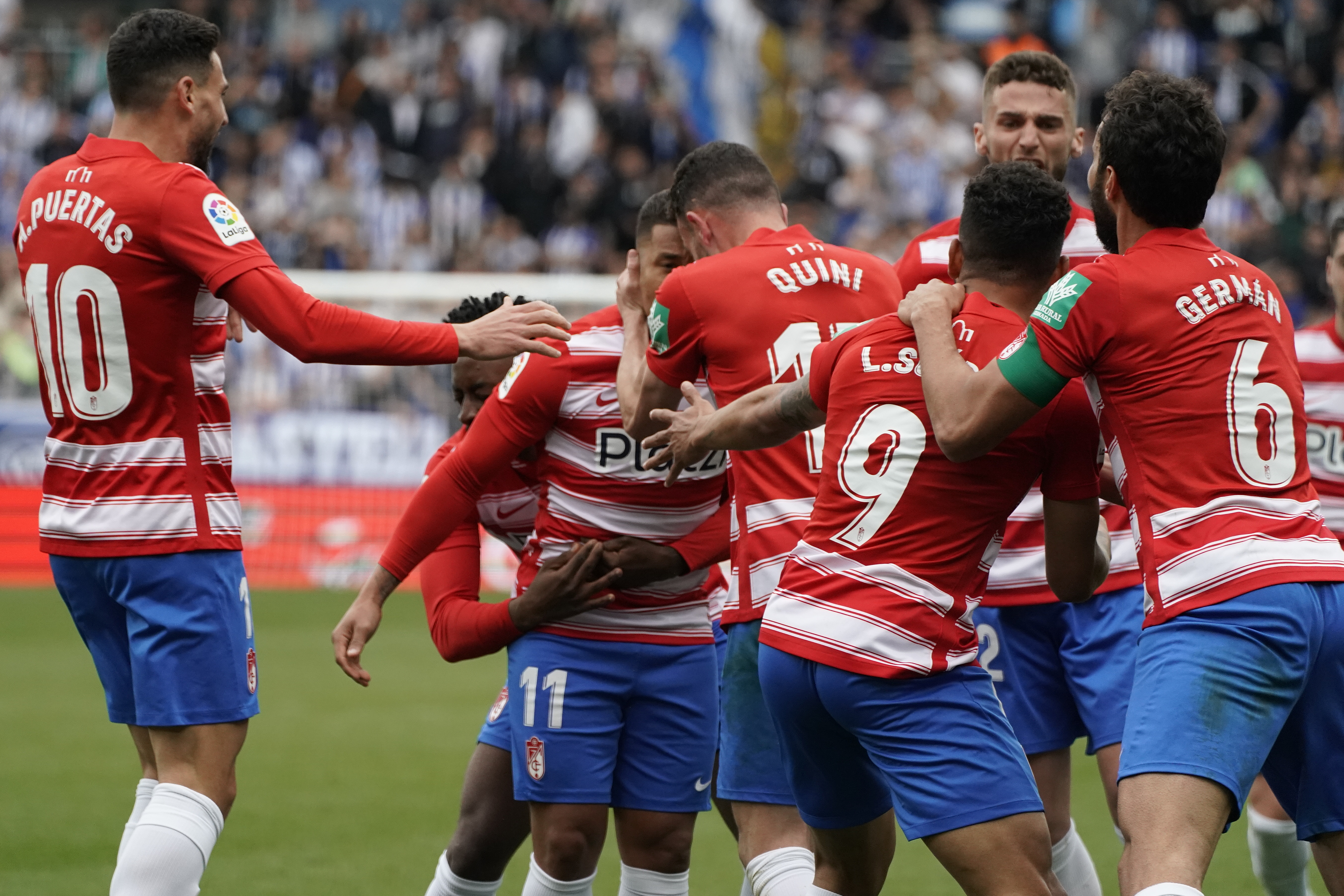 Video: Luis Suárez, protagonista de una victoria agónica de Granada sobre Alavés