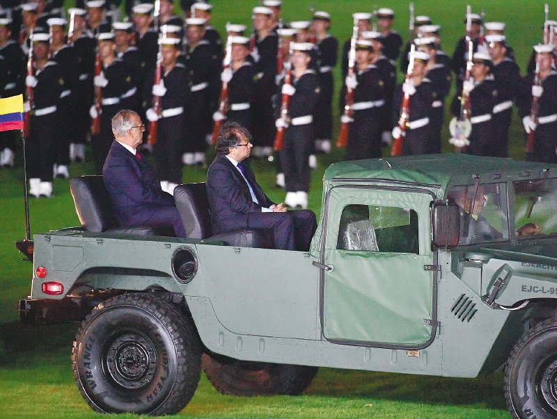 Los cuestionamientos a la nueva estructura militar de la era Petro