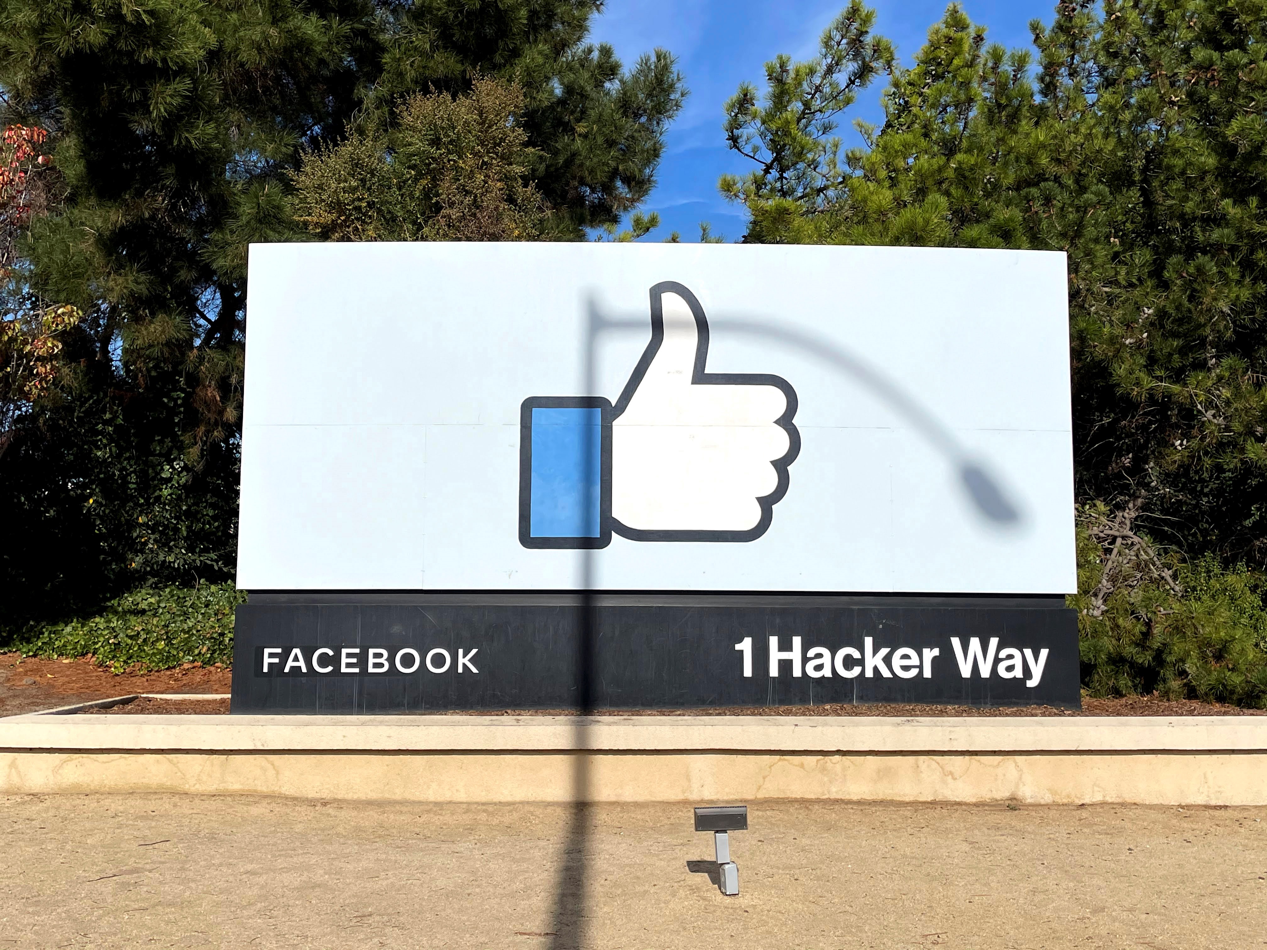 Contrataciones y despidos: la aparente paradoja en las empresas de tecnología