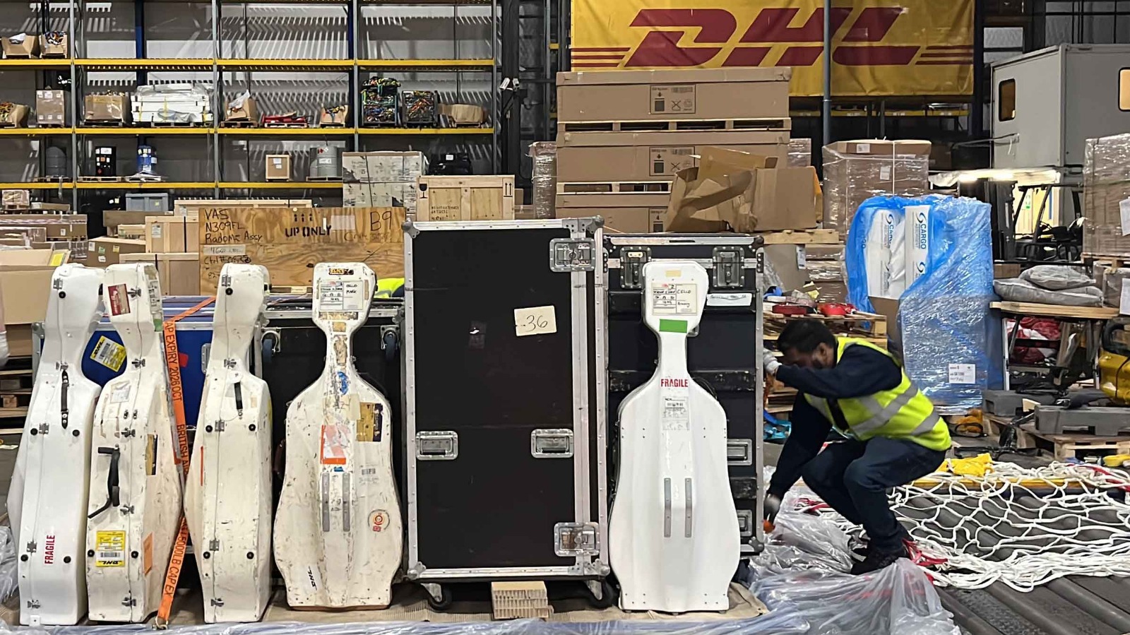 Instrumentos enviados por DHL