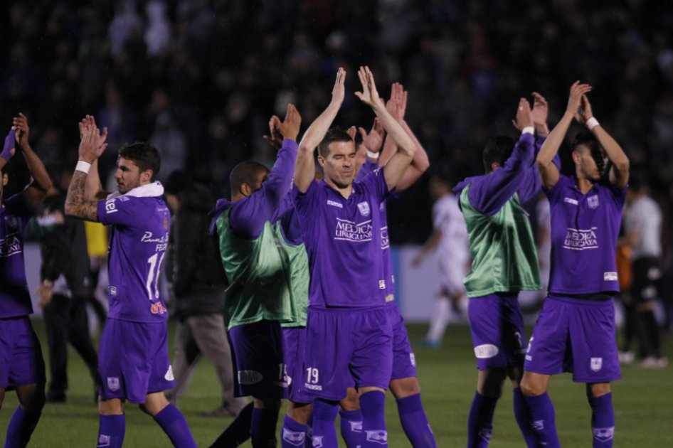 Defensor vence a Lanús en penaltis y jugará contra Huracán en cuartos