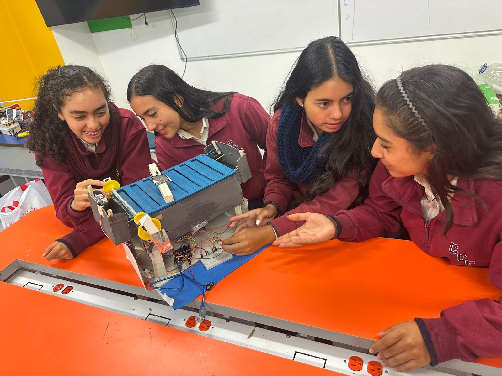 Rejilla inteligente: el invento escolar que busca resolver las inundaciones en la Autonorte