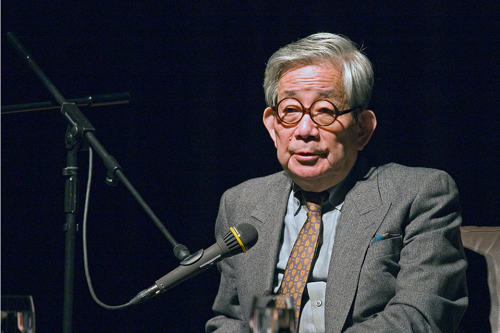 Falleció a los 88 años Kenzaburo Oé: el dolor, esa resignificación de la vida