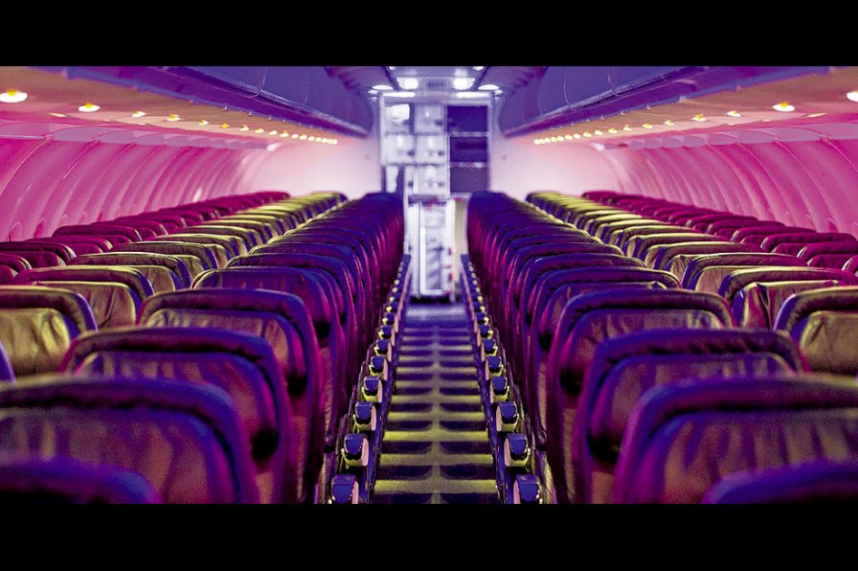 El interior de un avión A320 de Virgin America Inc. perteneciente a la línea de un solo pasillo. / Bloomberg