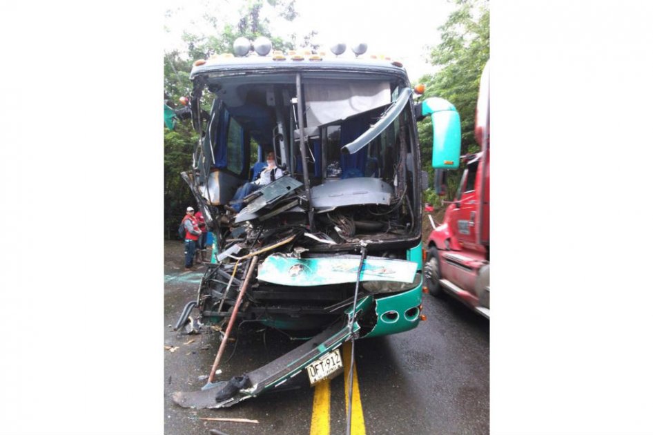 Bus que movilizaba estudiantes se accidentó en Supía, Caldas