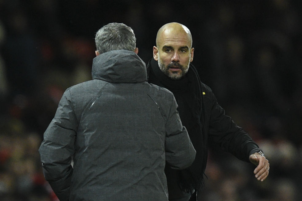 Versiones distintas de Mourinho y Guardiola tras pelea en derbi de Manchester