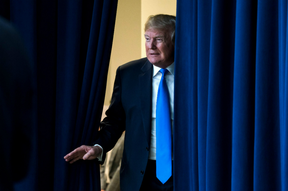 Los nuevos e «inusuales» detalles de la llamada que tiene a Trump contra las cuerdas