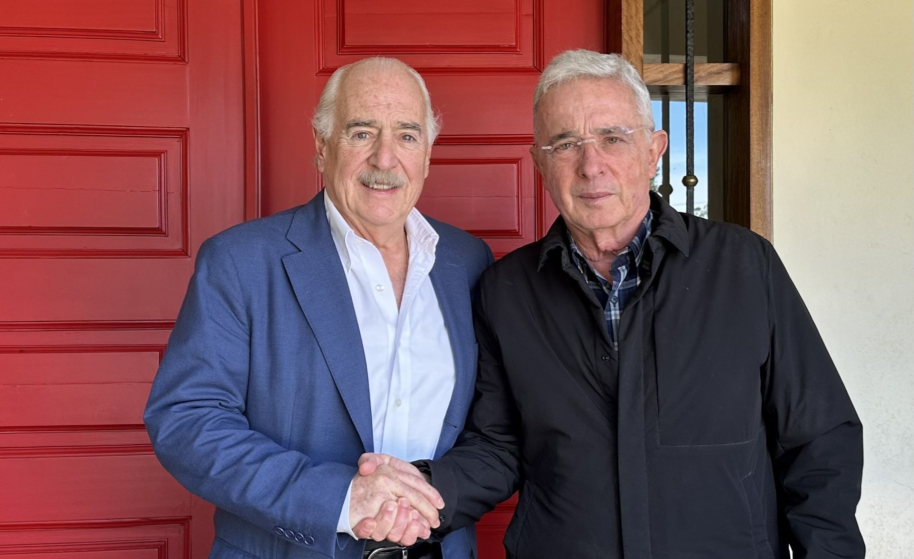 Uribe recibió la visita de Andrés Pastrana días después de ser condenado
