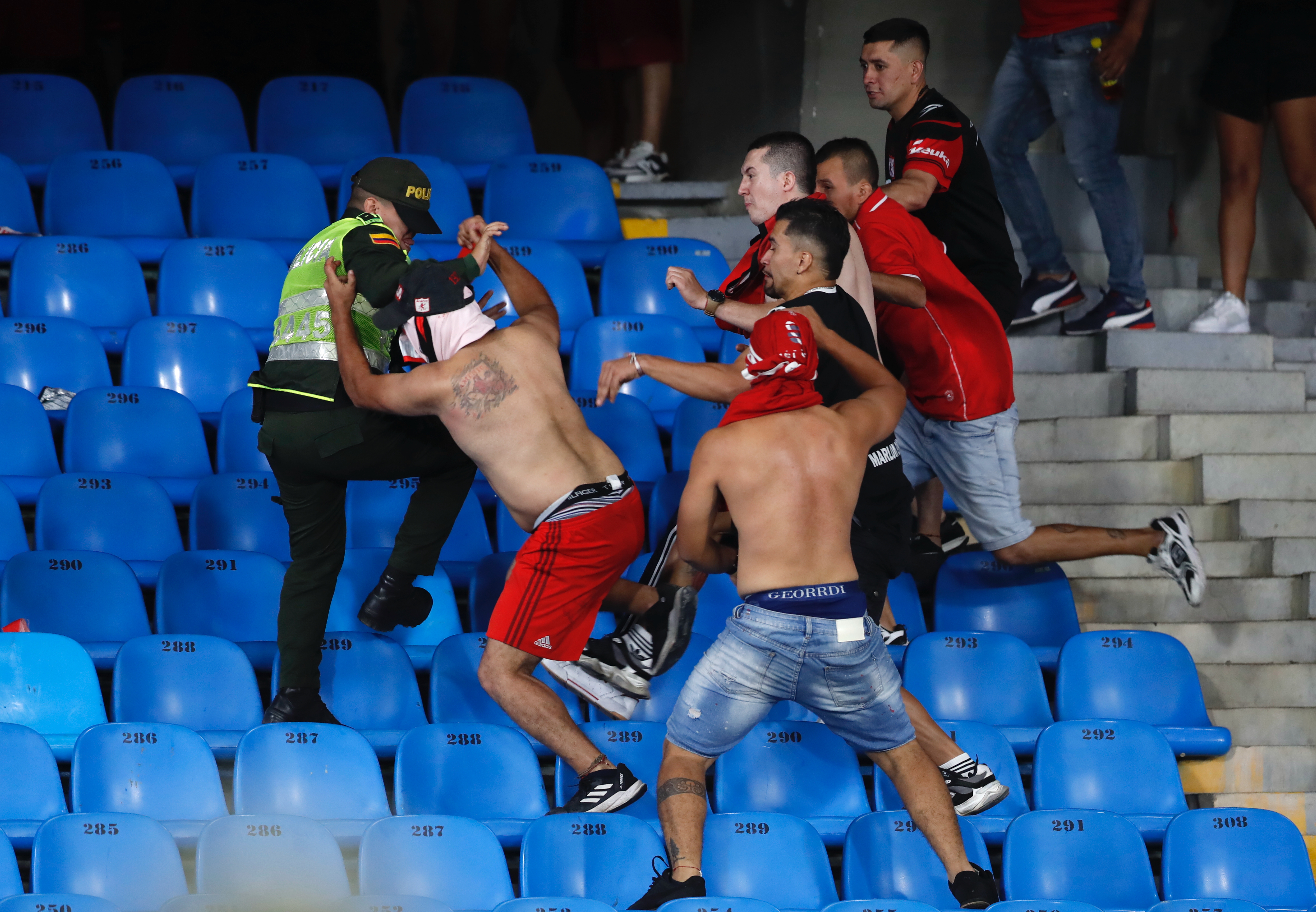 Ofrecen recompensa por quienes estuvieron detrás de desmanes en estadio de Cali