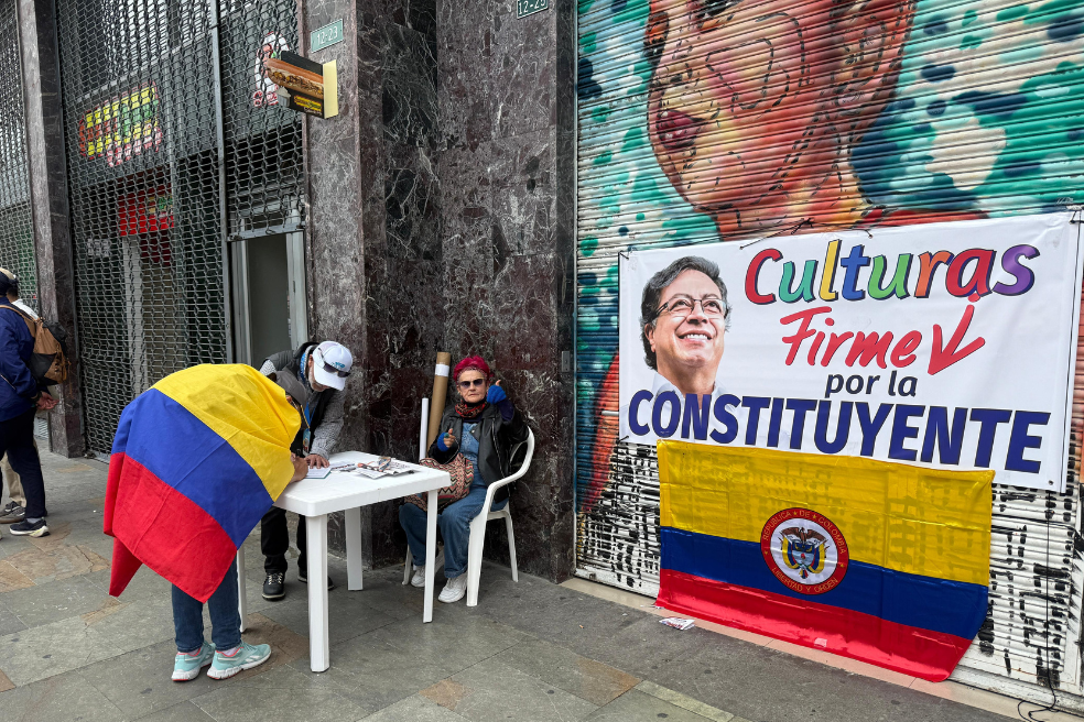 Recolección de firmas para la constituyente del presidente Gustavo Petro durante las marchas del 1° de mayo de 2026 en Bogotá.