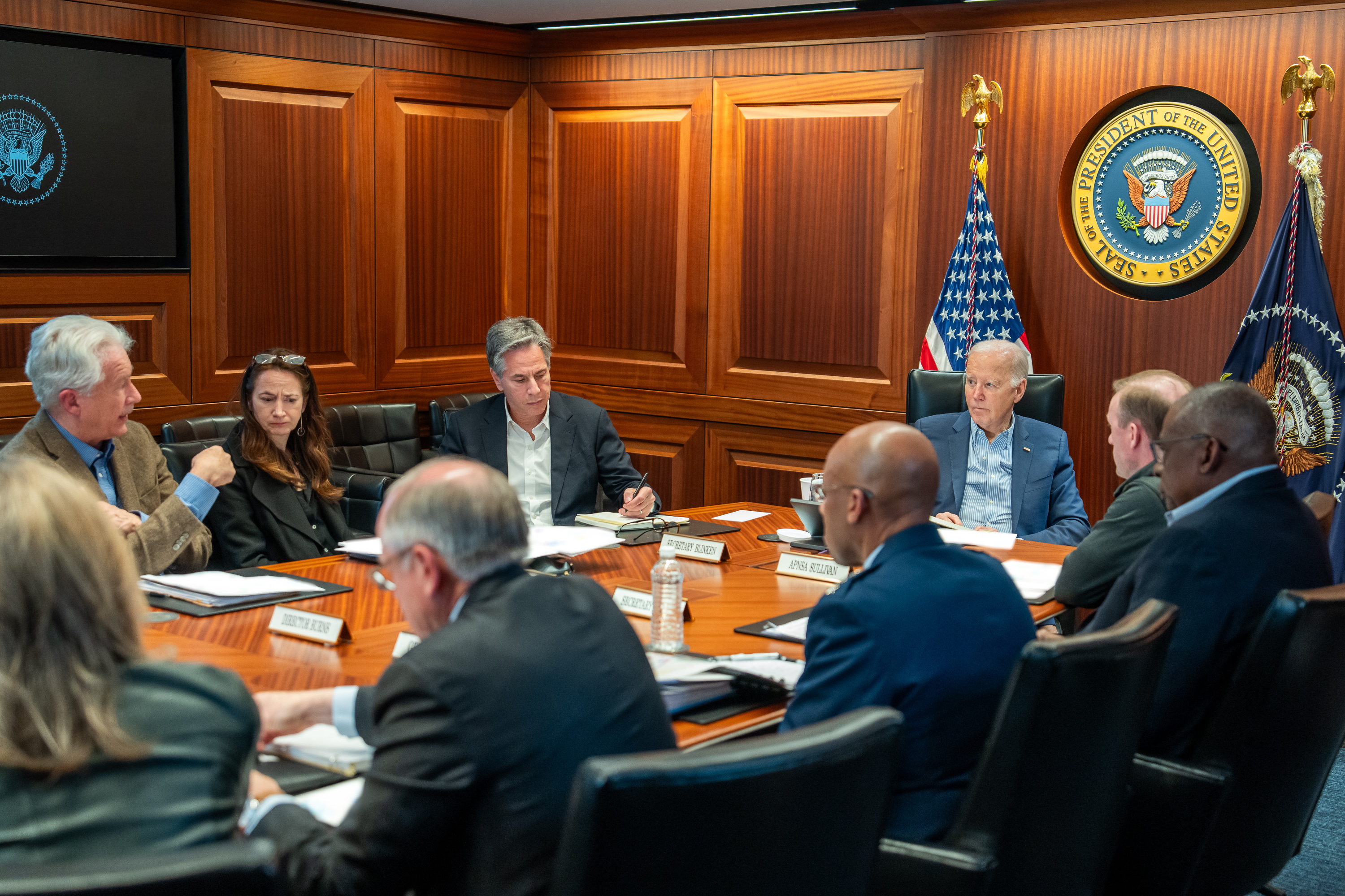 Washington (United States).- A handout photo made available by the White House Photo Office shows US President Joe Biden meeting with members of the National Security Council regarding the unfolding missile attacks on Israel in the Situation Room of the White House in Washington, DC, USA, 13 April 2024. President Biden has returned to Washington a day early to consult with his national security team after both Iran and Israel announced that Iran had launched drones and rockets towards Israel. EFE/EPA/ADAM SCHULTZ / HANDOUT HANDOUT EDITORIAL USE ONLY/NO SALES HANDOUT EDITORIAL USE ONLY/NO SALES