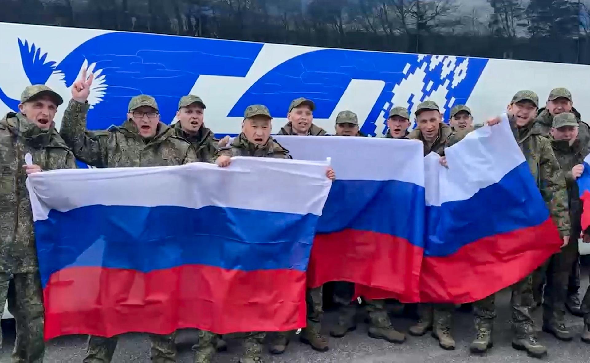 Rusia y Ucrania intercambian prisioneros: 193 soldados regresan a casa