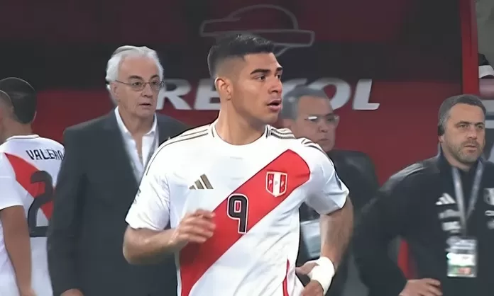 Luis Ramos, con la camiseta de la selección de Perú, en una fecha reciente de las eliminatorias.
