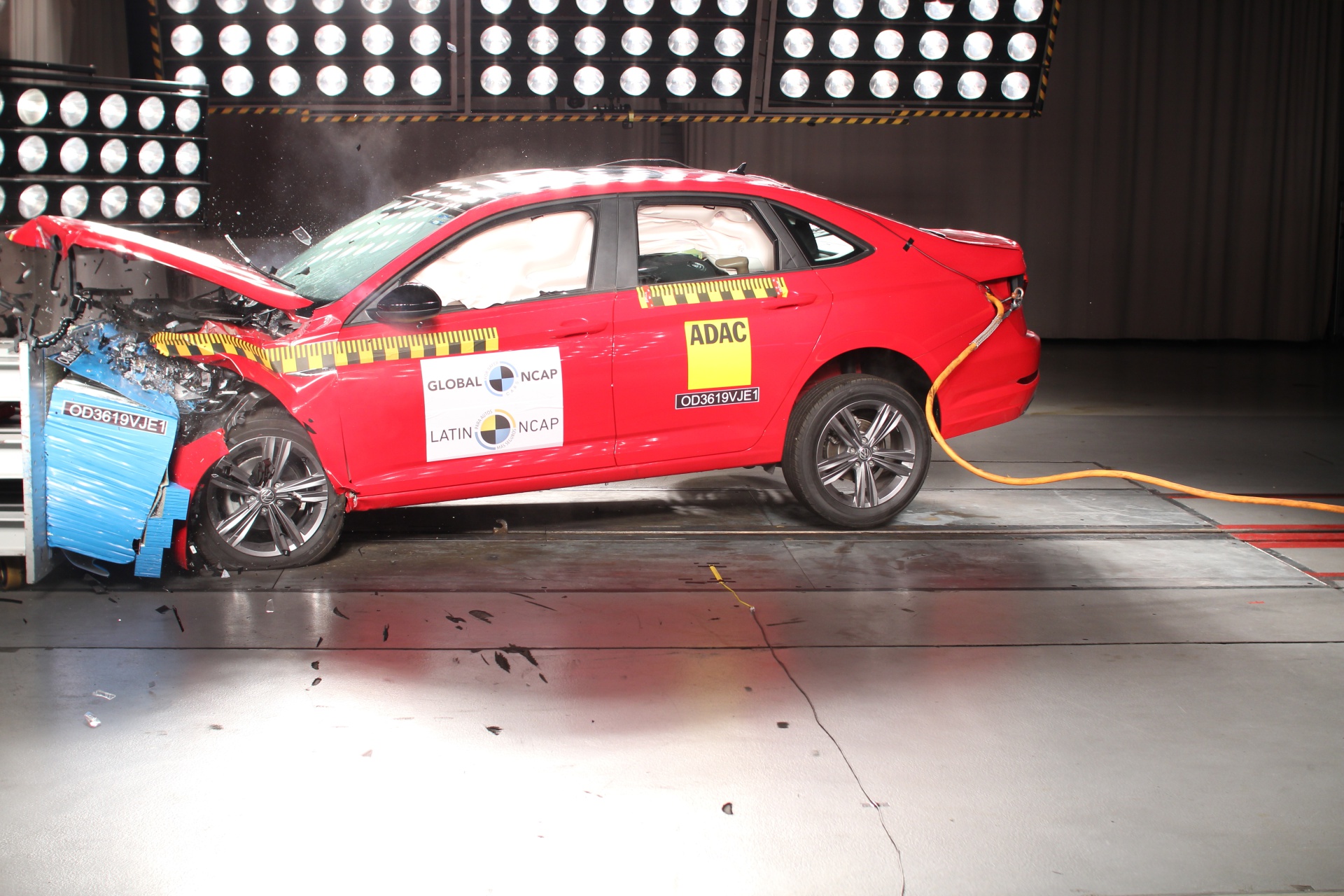 En video: Volkswagen Jetta obtiene las cinco estrellas en pruebas de seguridad