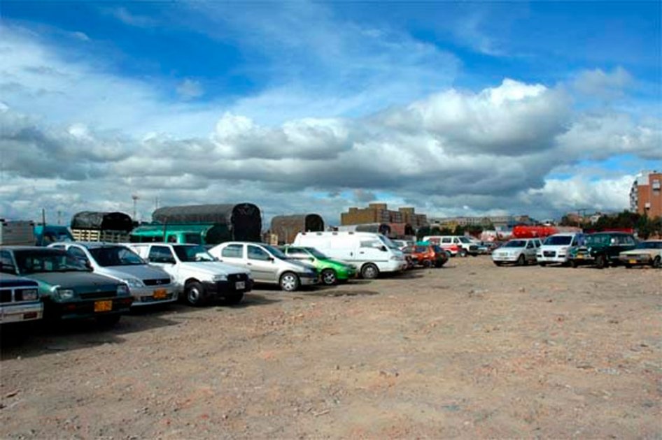 Distrito responderá a dueños de carros quemados tras incendio en Patio de Álamos