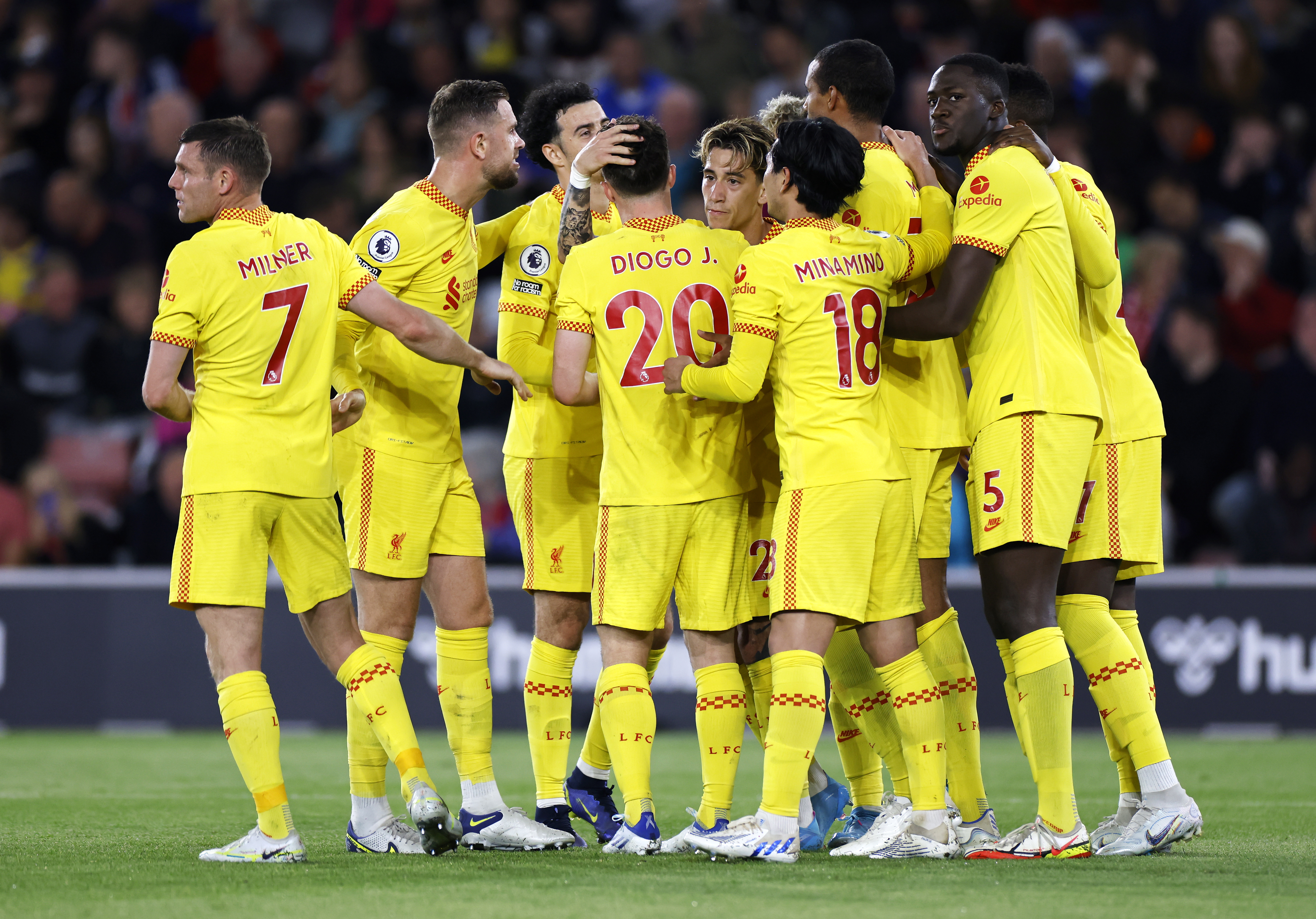 Liverpool venció a Southampton y sigue soñando con la Premier League