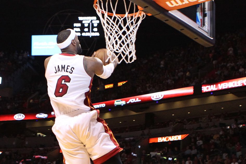LeBron y Harden, ‘jugadores de la semana’ en la NBA
