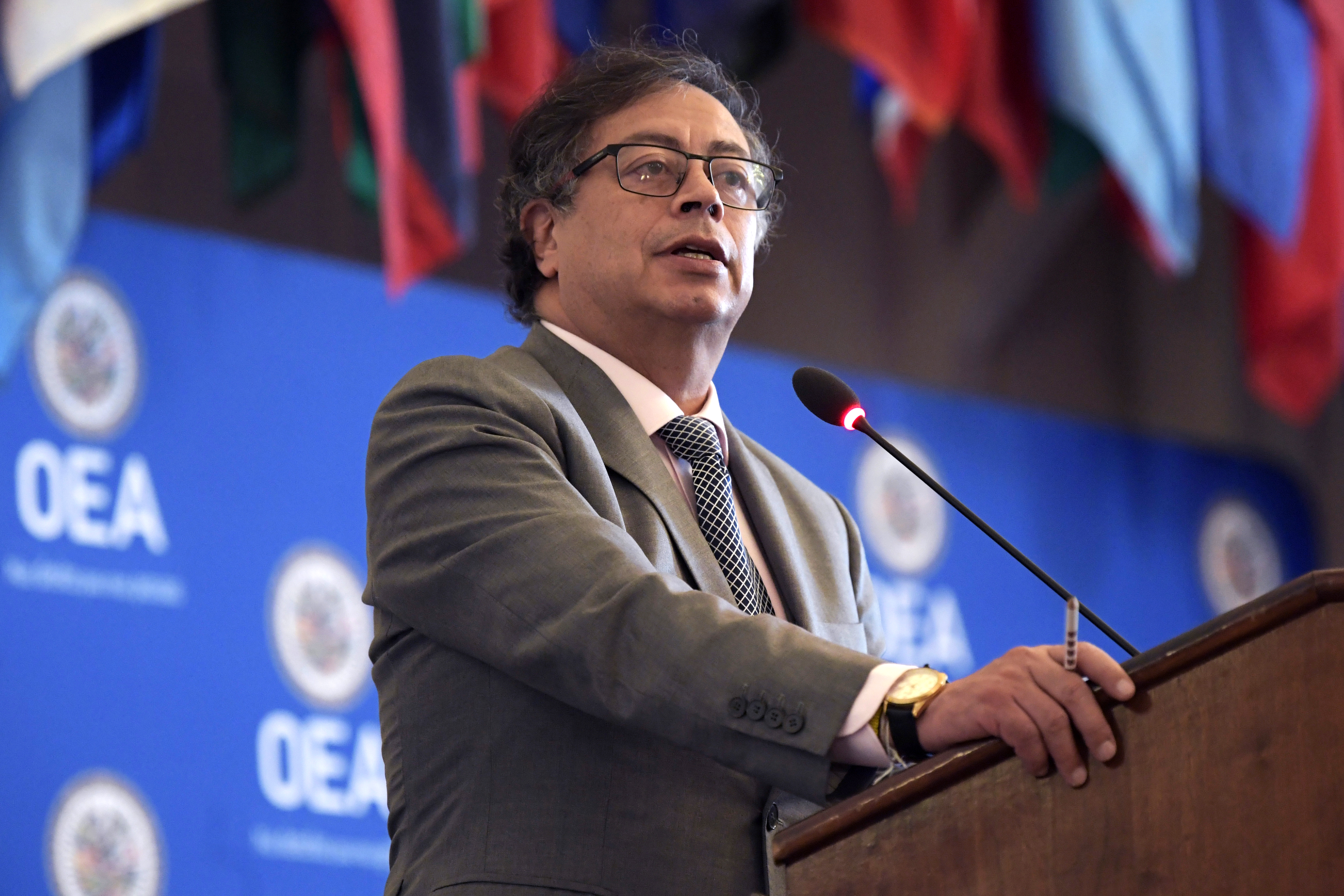 USA6060. WASHINGTON (DC, EEUU), 19/04/2023.- El presidente de Colombia, Gustavo Petro, interviene durante una sesión protocolaria del Consejo Permanente de la Organización de los Estados Americanos hoy, en la sede de la organización en Washington (EE.UU.). Petro propuso este miércoles ante la Organización de los Estados Americanos (OEA), con sede en Washington, rehacer la carta fundacional del organismo y reintegrar a Venezuela en él. EFE/ Lenin Nolly