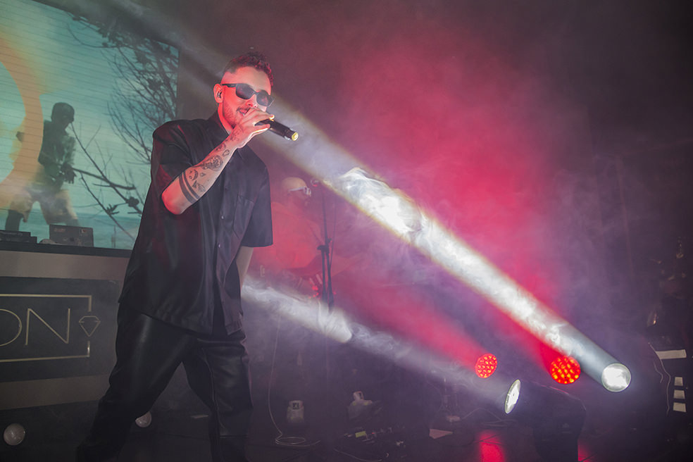 Sociales. El cantante Dylan Fuentes presentó en Bogotá su EP titulado Arena.