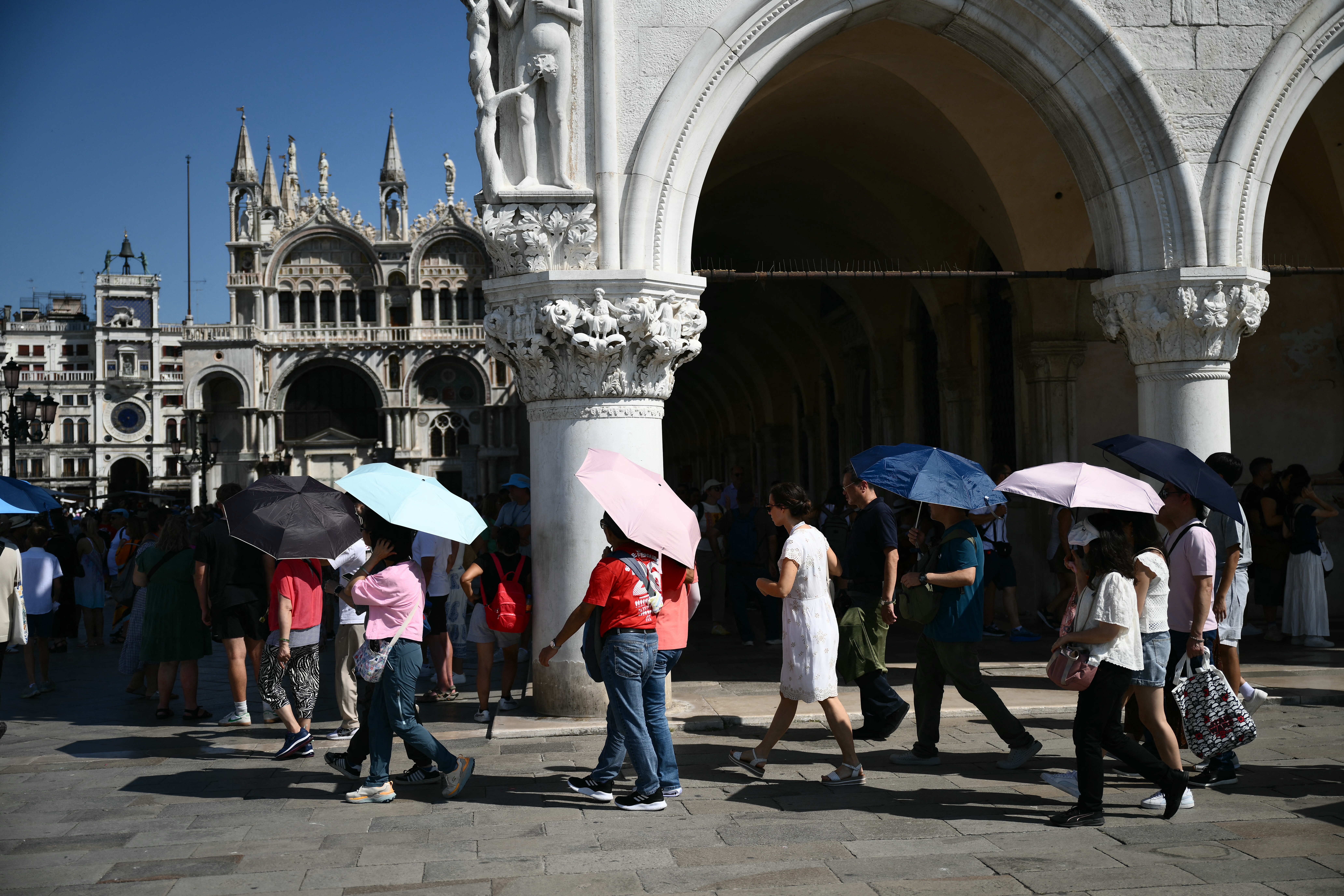 Una intensa ola de calor golpea varios países de Europa. Esto dicen las autoridades