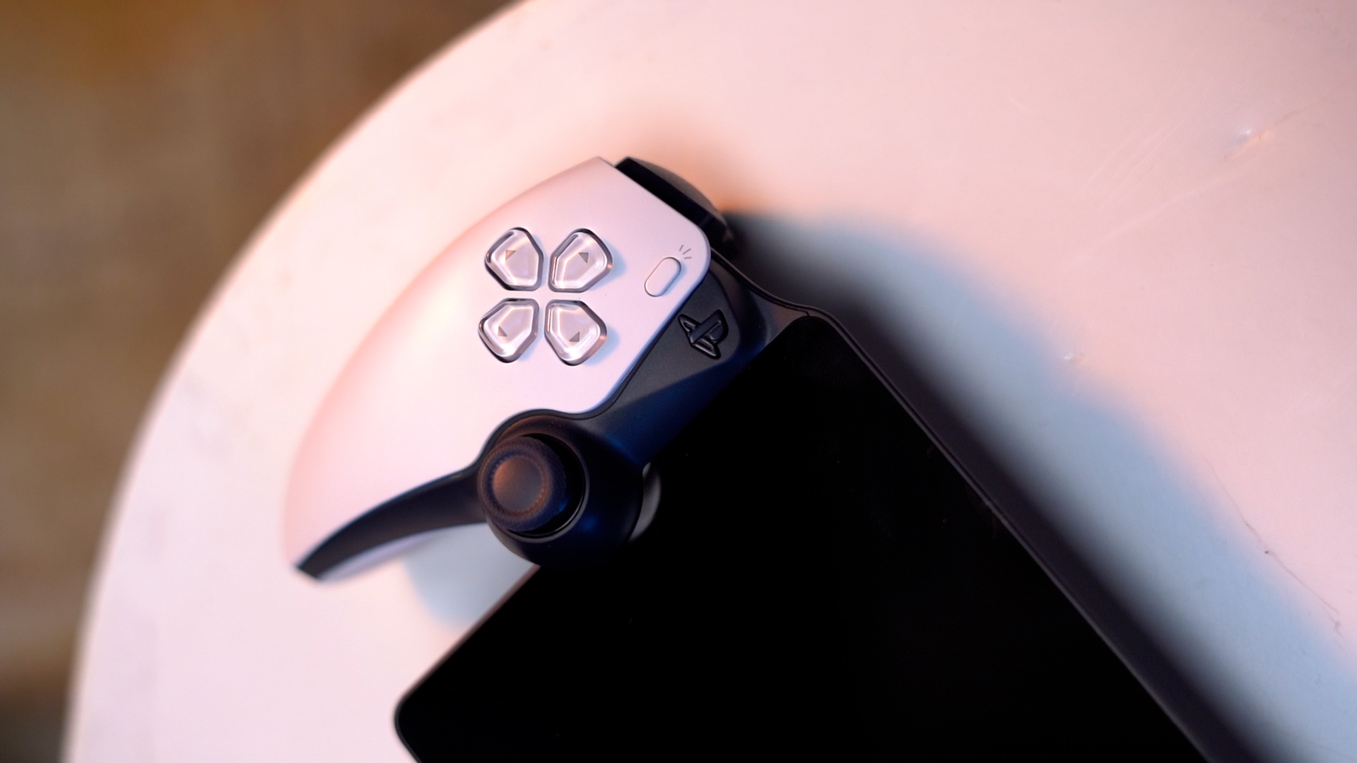 Review: PlayStation Portal, el accesorio que parece consola portátil de Sony