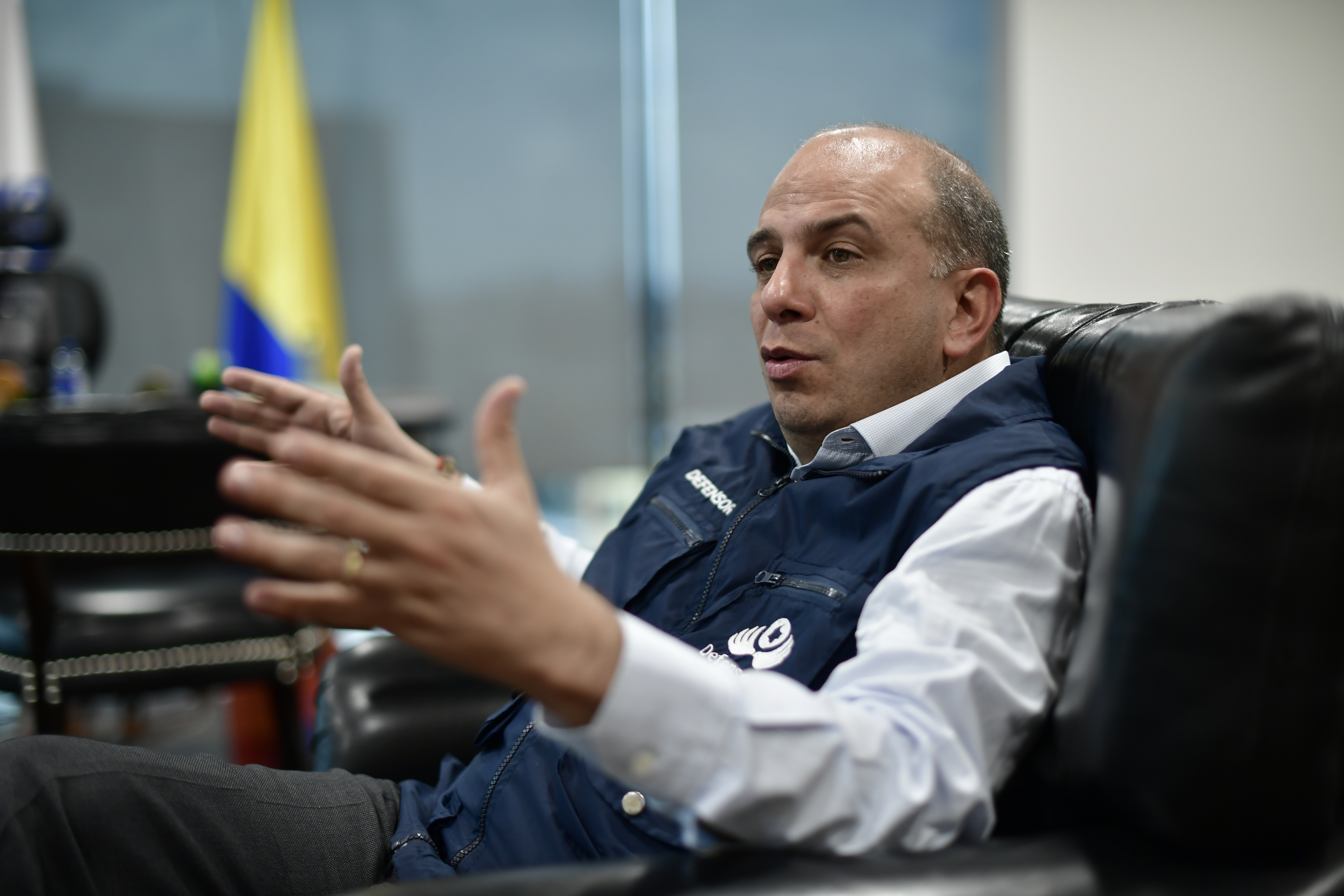 Defensor del pueblo aseguró que el Estado no debe financiar grupos armados ilegales