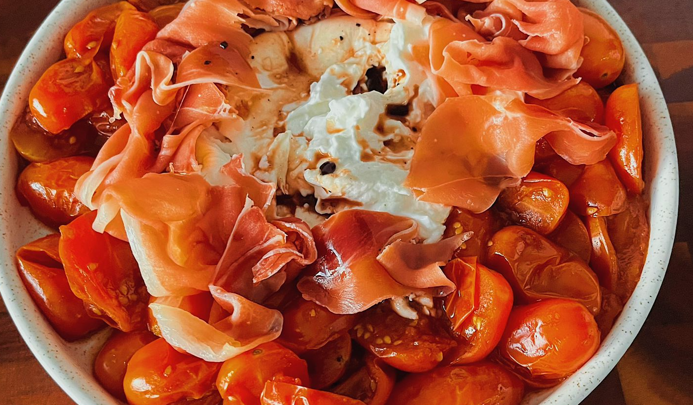 En tan solo 20 minutos y con cinco ingredientes prepara esta ensalada de burrata