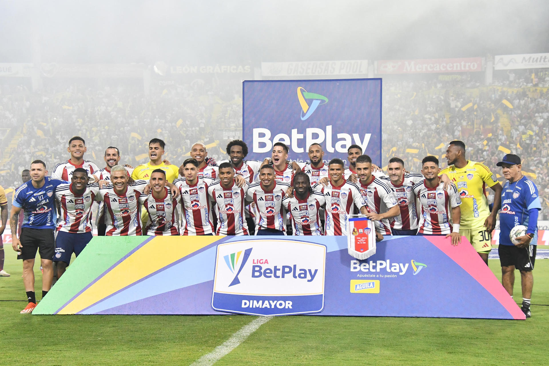 Junior de Barranquilla, Enamorado y con perfume, celebra la estrella 11