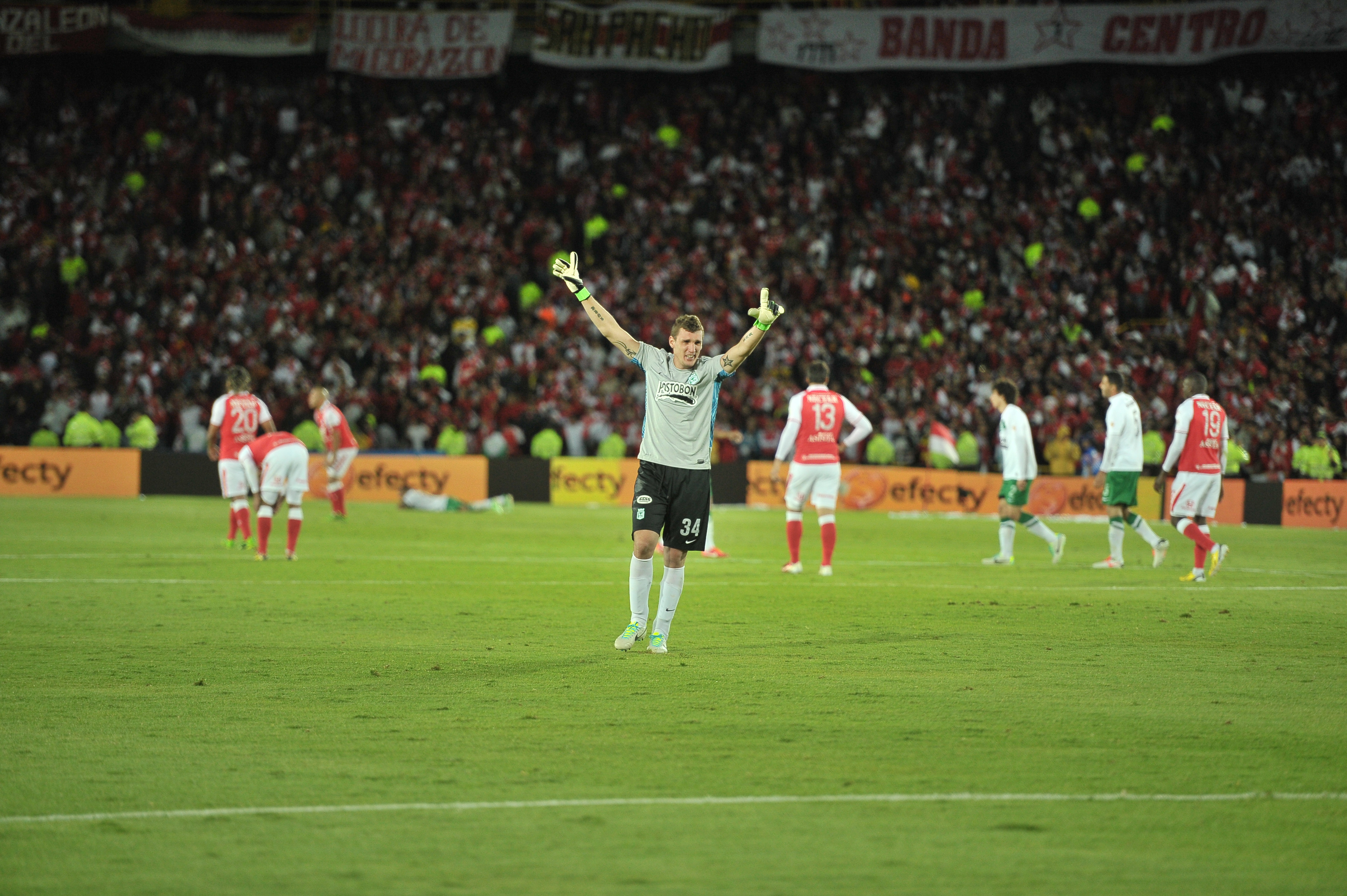 Futbolista argentino, arquero de Atlético Nacional, en el partido de vuelta ante Santa Fe por la final de la Liga Postobón I-2013.
