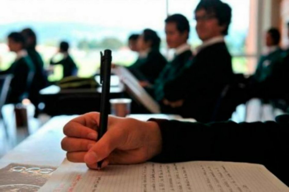 Las mujeres tienen mejor rendimiento que los hombres en pruebas de conocimiento