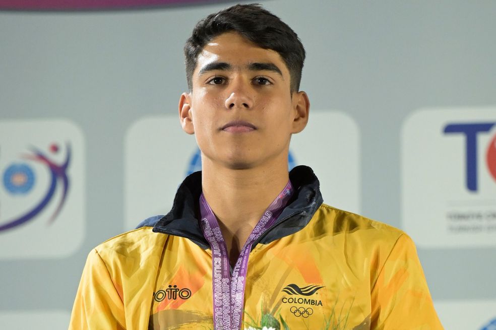 Ángel Barajas ganó oro e hizo historia en el Mundial Juvenil de Gimnasia