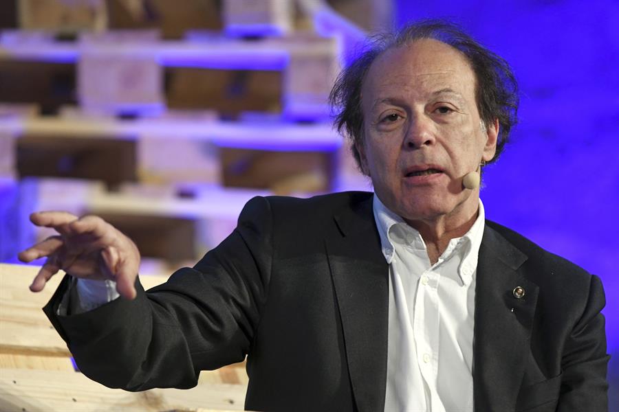 Cinco libros para acercarse a la obra de Javier Marías