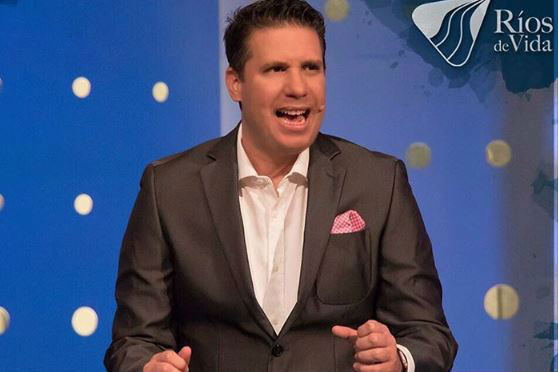 Pastor Arrázola pide perdón y dice que no amenazó de muerte a periodista