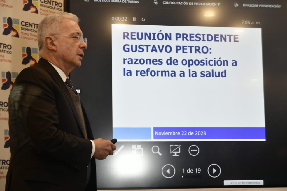 El semáforo rojo de la reforma a la salud que Uribe le mostró a Petro en el tinto
