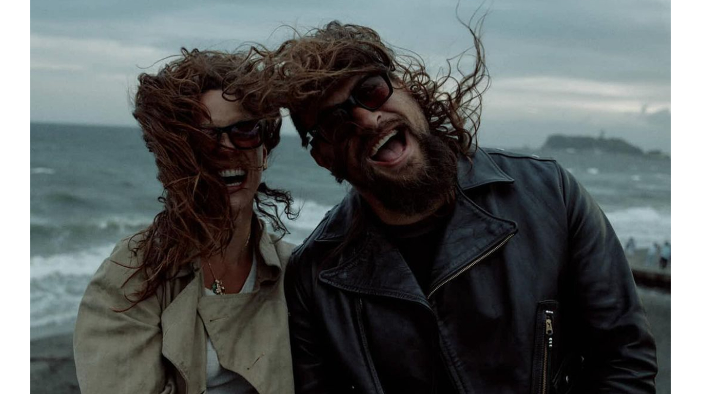 Jason Momoa sobre viaje con Adria Arjona, hija de Ricardo Arjona: “Otra aventura, mi amor”