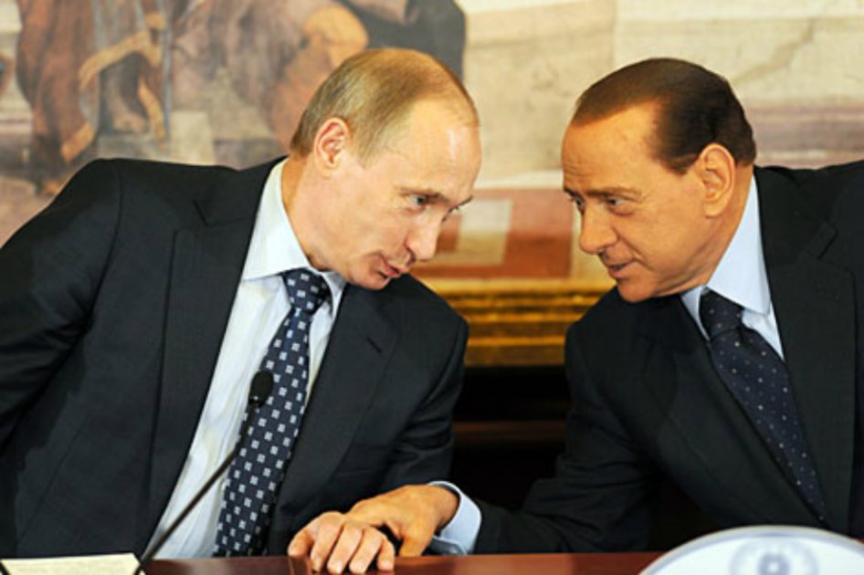 Putin y Berlusconi / AFP
