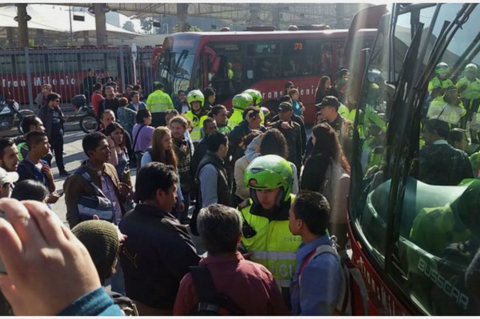 Usuarios adelantan bloqueos en el Portal de Suba de TransMilenio