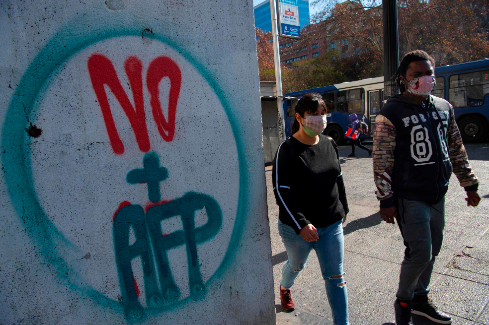 Chile aprueba histórica reforma para el retiro anticipado de las pensiones