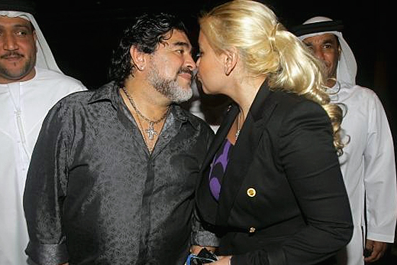 Maradona reconoce legalmente en Dubai a su hijo Diego Fernando
