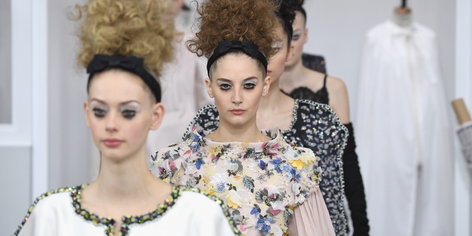 Chanel demostró en París que la artesanía es el motor de la moda