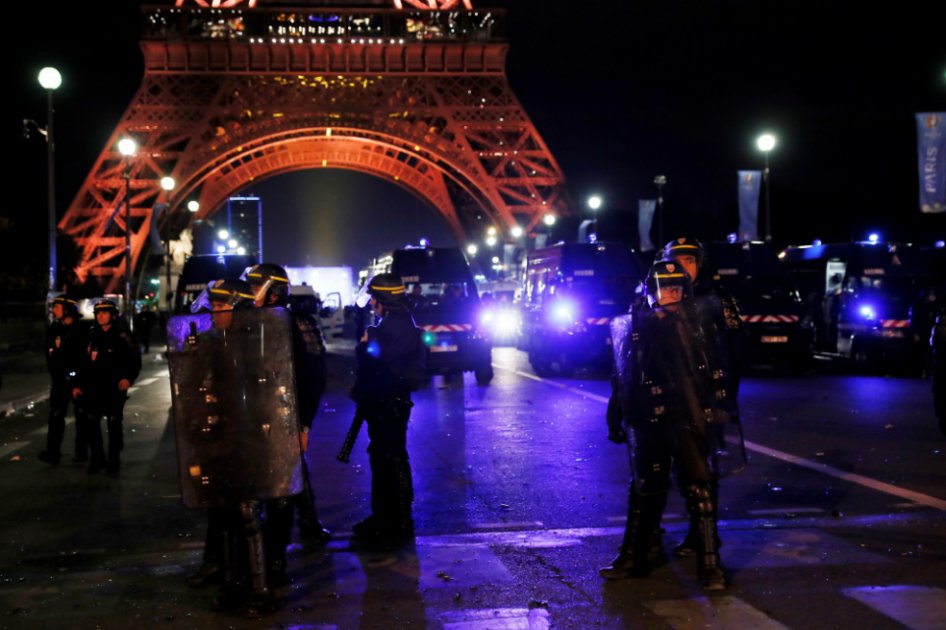 Al menos 50 detenidos en París por desórdenes durante final de la Eurocopa