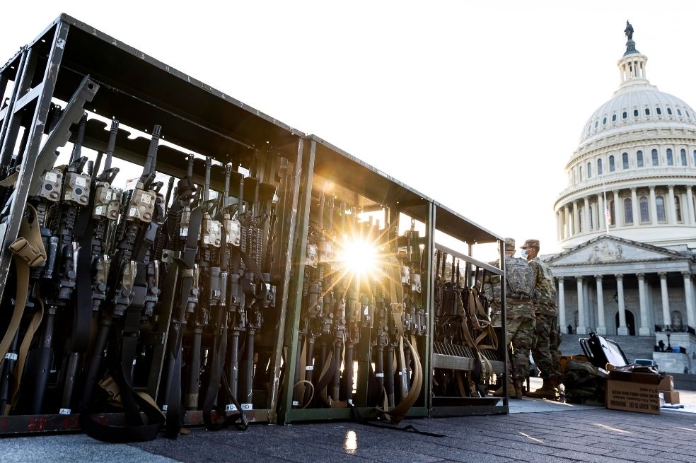 La violenta insurrección de los seguidores de Donald Trump en el Capitolio el pasado 6 de enero condujo a que las autoridades locales tomaran medidas extra para proteger a los funcionarios del gobierno y a los civiles el Día de Inauguración.