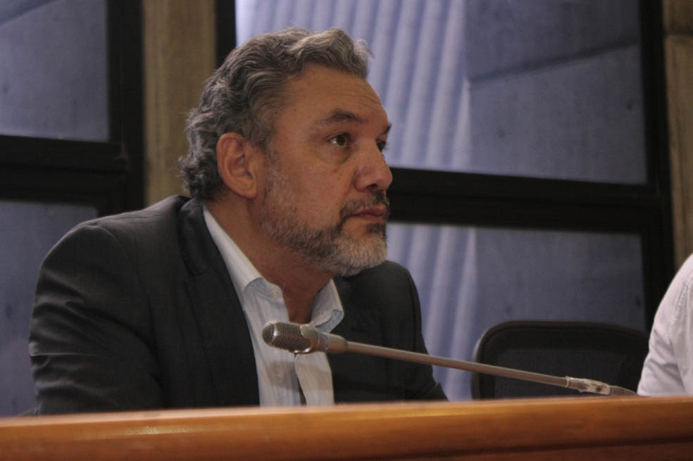 ‘El tema ya no es la tierra, es la educación’