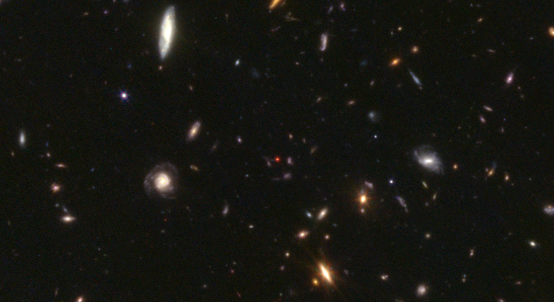 Científicos revelan qué son los misteriosos “pequeños puntos rojos” en el universo