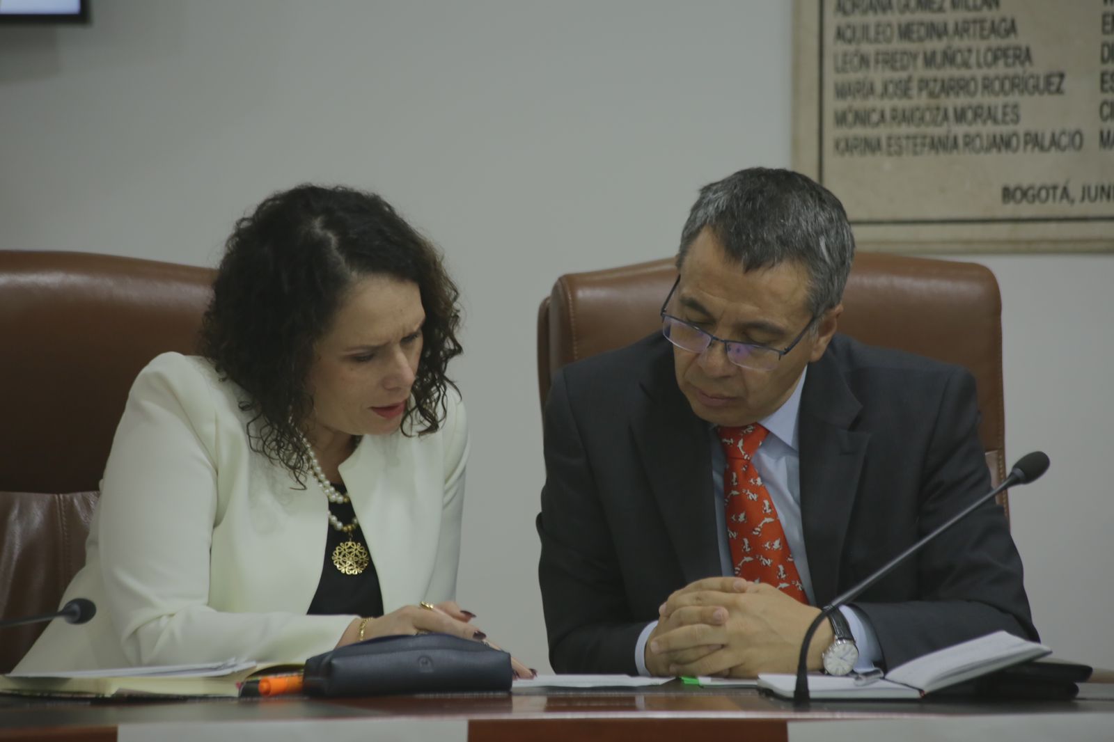 William Camargo sale del ministerio de Transporte y llega María Constanza García