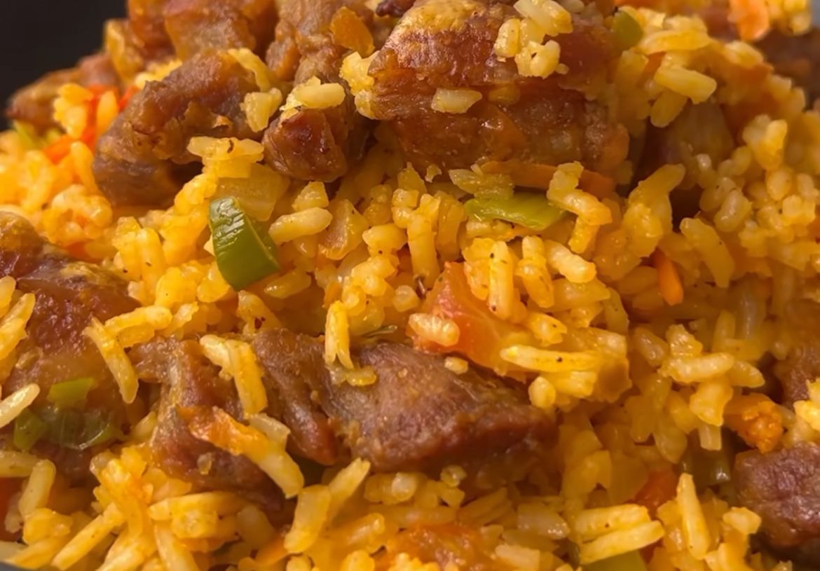 Aquí está el paso a paso para preparar arroz de chicharrón