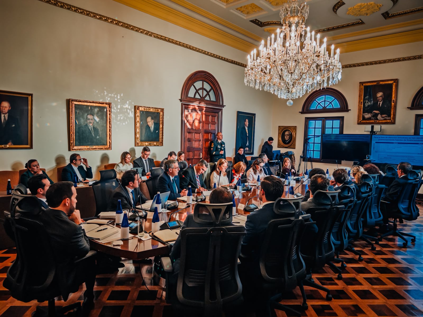 De la Espriella convocó a su gabinete al primer consejo de ministros desde las regiones