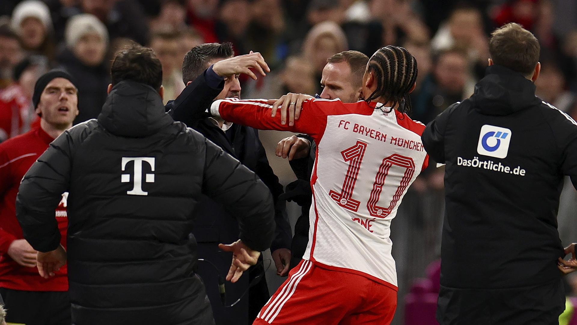 Leroy Sané, jugador del Bayern Múnich, fue agredido por técnico del Unión Berlín