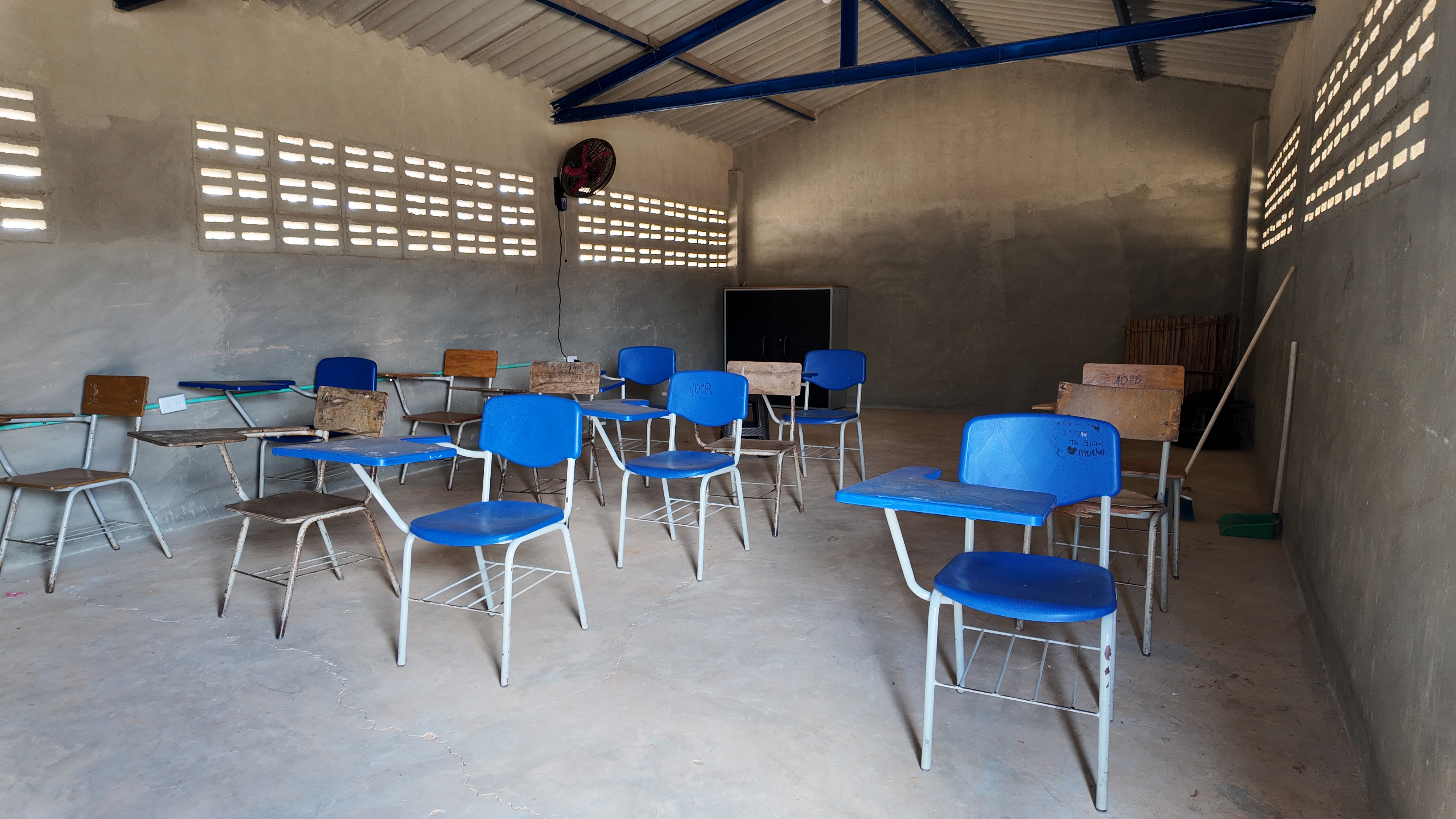 Los niños que se quedaron sin transporte escolar y deben atravesar el desierto guajiro