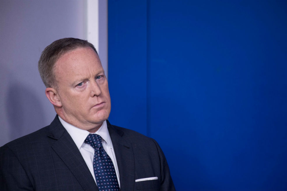 Sean Spicer renuncia como secretario de prensa de la Casa Blanca